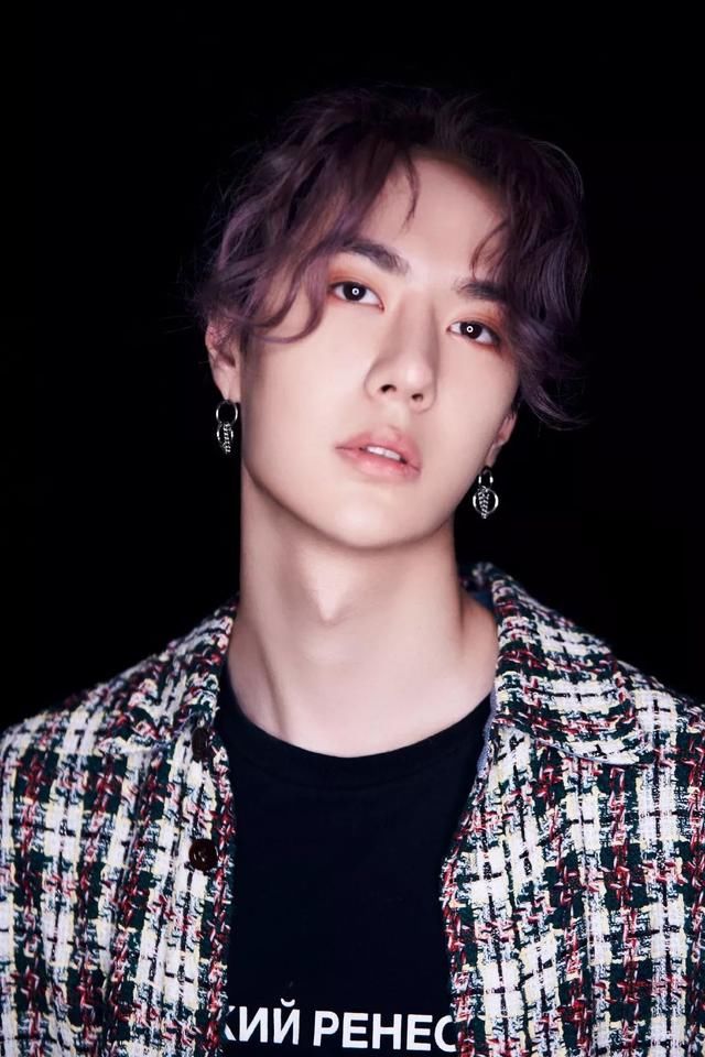 彩妆｜他的眼妆比黄子韬还妖艳！王一博做美妆博主C位出道吧~