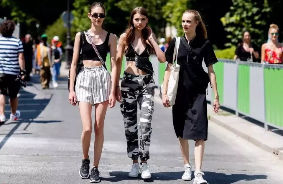 天气热skr人了你却还在害怕穿吊带?挑对了才能拯救身材!