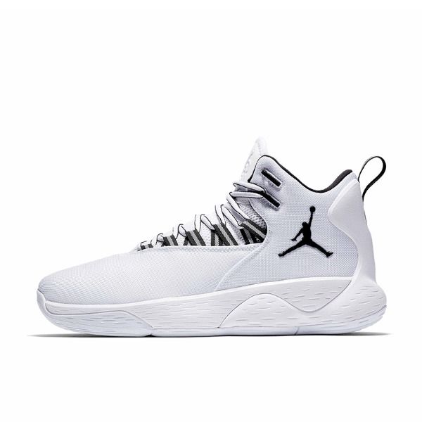 格里芬亲穿球队配色Jordan Super.Fly MVP PE亮相赛场