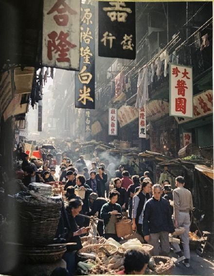 他是东方街头摄影大师，记录了50年前的香港街头