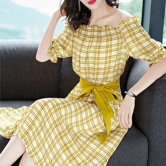 姑娘就服你！这样的优雅一字裙，都被你找到！真的很清新可爱迷人