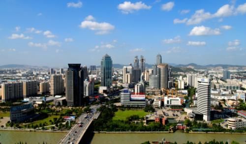 江苏发展非常迅速的城市，实力或许赶超南京，却听说没有高楼