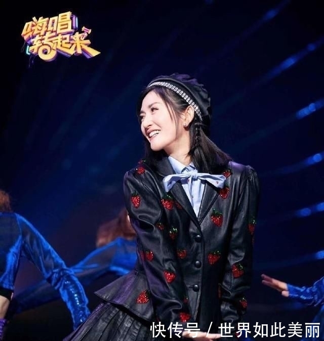 「 花裙子」但却活出了真实的自信、美好精致，谢娜虽然一直徘徊在争议的边沿