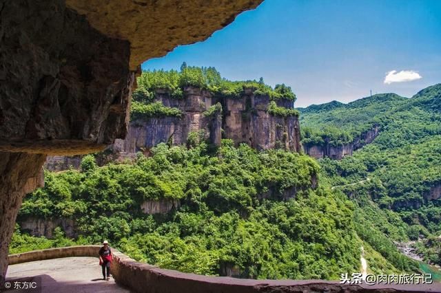 厉害了我大陕西，这条媲美郭亮村的挂壁公路，堪称世界第九大奇迹