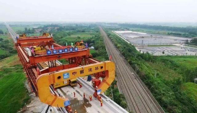 中国建筑拿下铁路改造工程，让中国中铁、中国铁建情何以堪