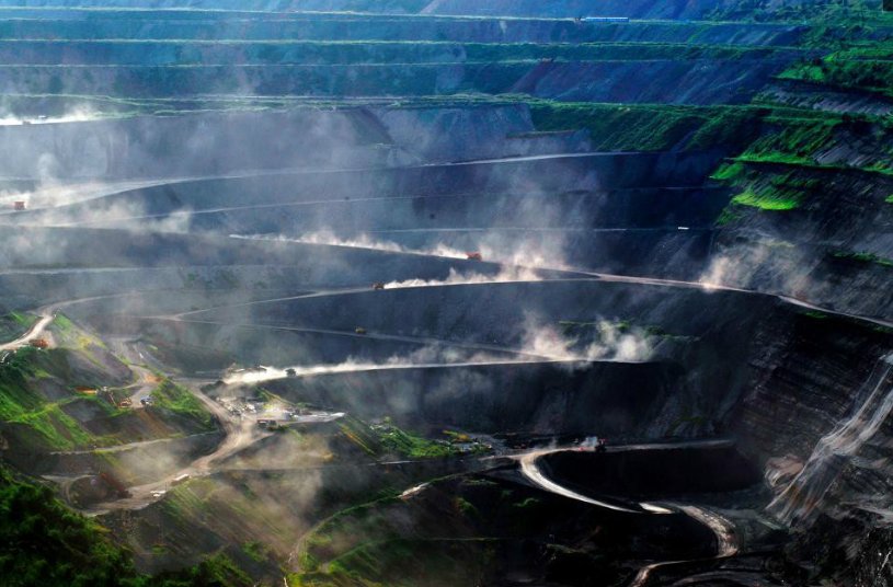 中国最大的露天煤矿，日本人霸占40年掠夺近2亿吨煤，如今成景点