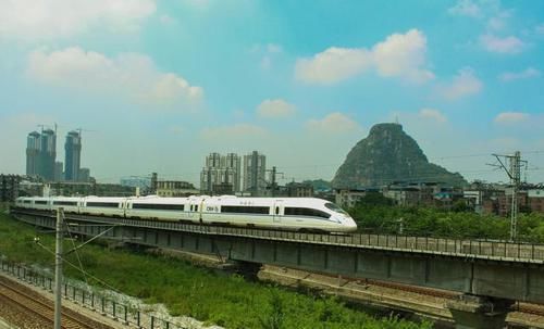  「高铁」为什么有人宁愿买火车的卧铺都不愿意坐高铁？