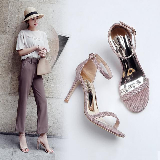 爱穿裙子的女生，得配一双美美哒高跟鞋，彰显名媛气质性感十足