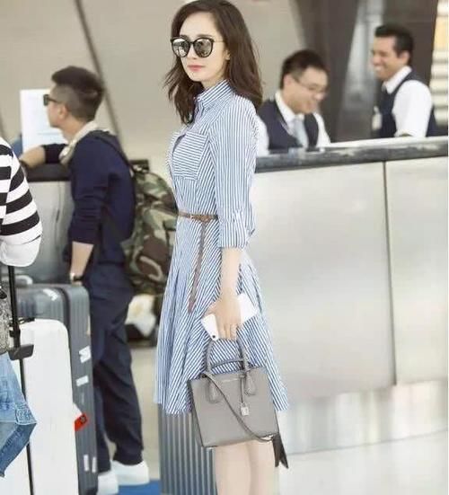 杨幂不走寻常路,裤子烂的很彻底!网友:真想帮你把下半截剪掉