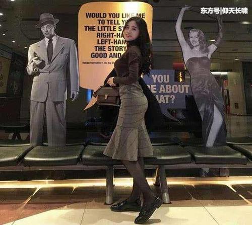 韩国健身模特，身材傲人穿衣风格多样，网友：最喜欢她黑色系！