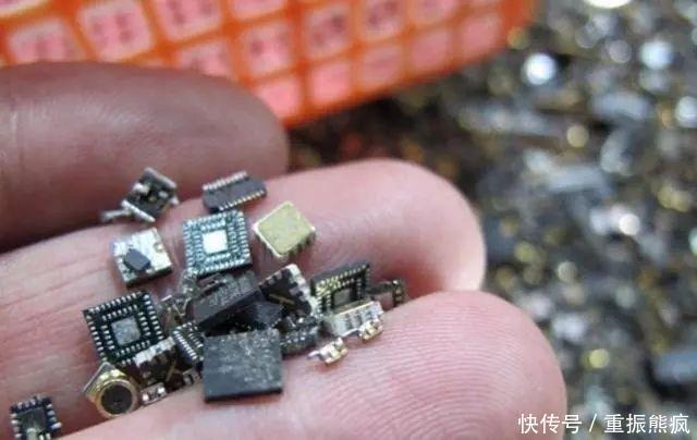 旧手机换脸盆,换菜刀 背后有什么暴利秘密?10