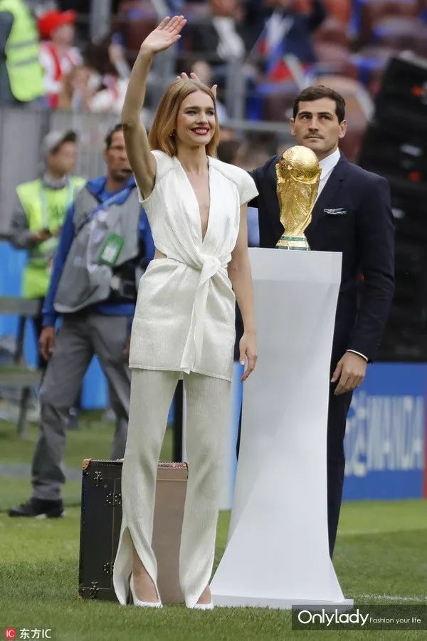 杨幂、angelababy都在穿的自然色到底是个什么套路?