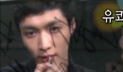 当男明星涂口红,张艺兴娴熟,李晨用力过猛,王源却说自己最美!