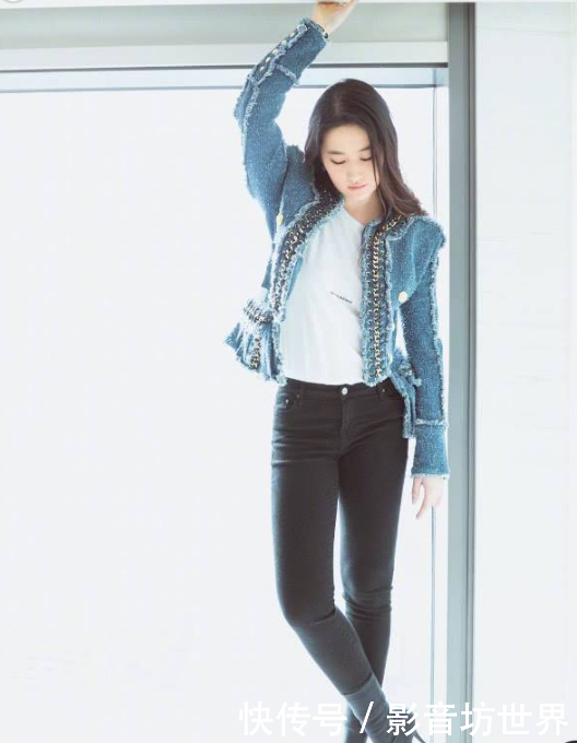 刘亦菲继承邓紫棋皮裤,1米7穿成矮胖墩,天仙颜也扛不住皮裤!