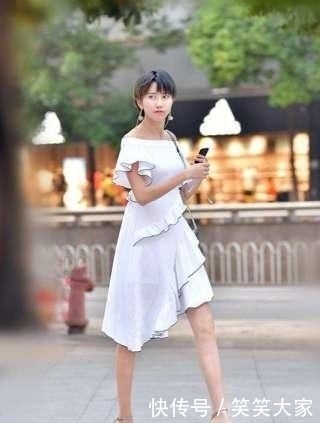  美女■绝美的气质美女，走在街上彰显年轻女人的优美身姿