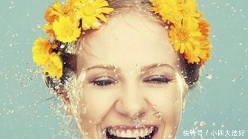 小妙■洗脸别再用洗面奶了,教你一个小妙招,让你的脸越洗越白皙!