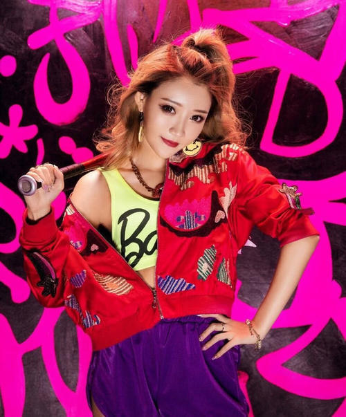 二驴深夜私会小伊伊，牌牌琦疑似被绿！二驴辟谣澄清此事是误会，