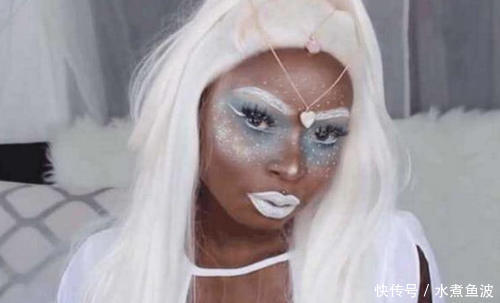 黑人■黑人女子挑战白雪公主,用粉底涂抹整张脸,戴上假发后,却惊艳了