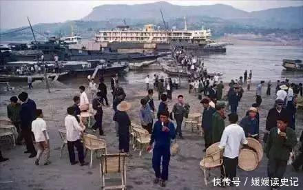 70年代，解放碑还是最高的建筑——老照片上的重庆记忆