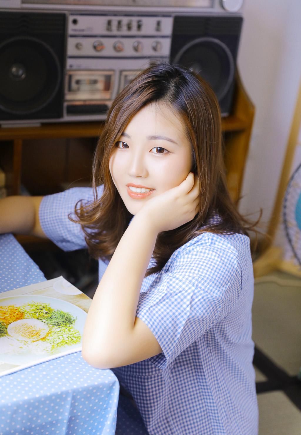 极品美女尤物白嫩肌肤诱惑美女写真