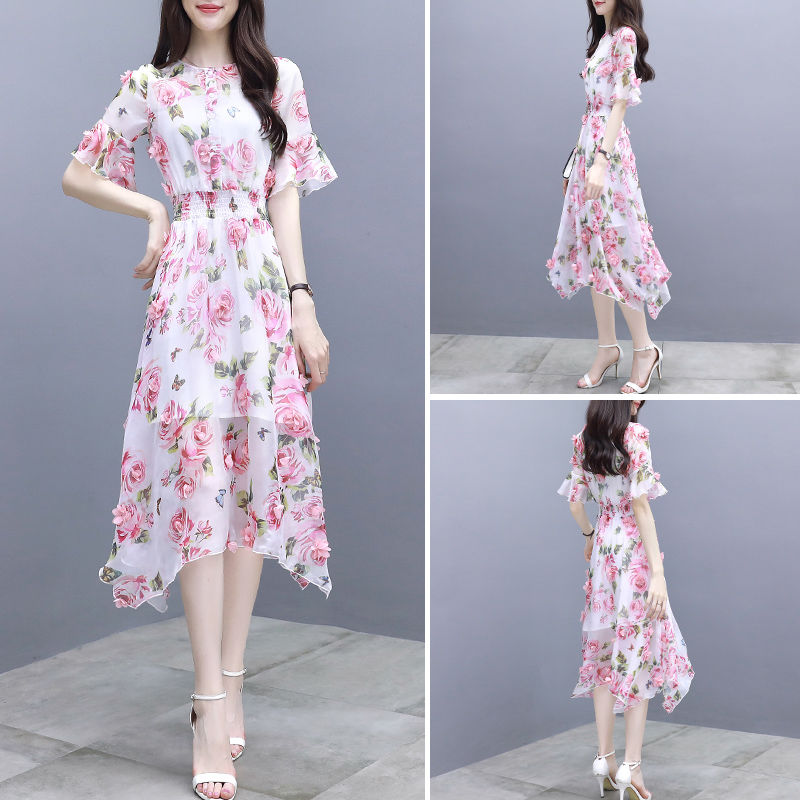 女人穿裙子要不要穿丝袜，看看下面女人就知道，时尚显瘦又漂亮