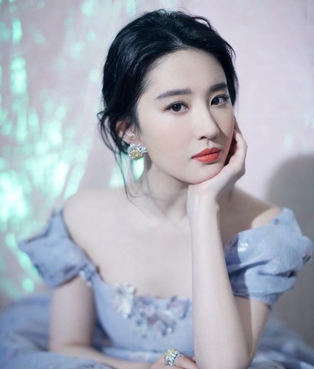 『刘亦菲』刘亦菲有哪些神图, 从小到大美的惊艳