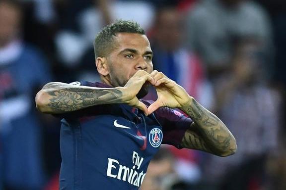 10年8度入选最佳阵容 巴萨史上最亏交易 管理层糊涂一手造就