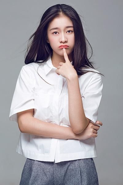 对于网上的张雪迎被黑事件，工作室两个词辟谣？