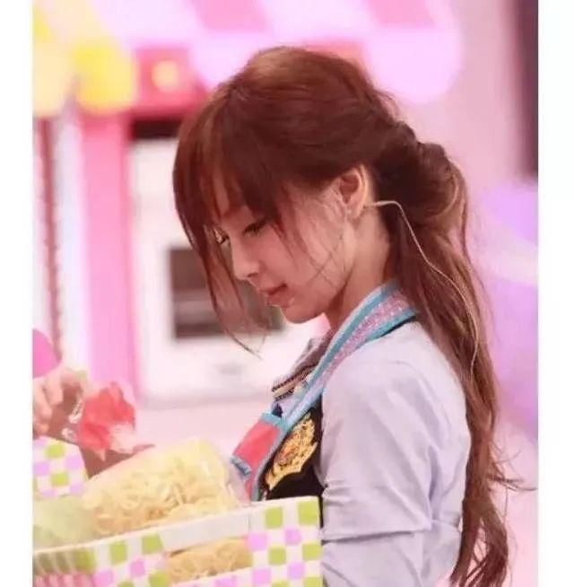 穿越:baby 我要扛起化妆刷穿越回十年前,学你