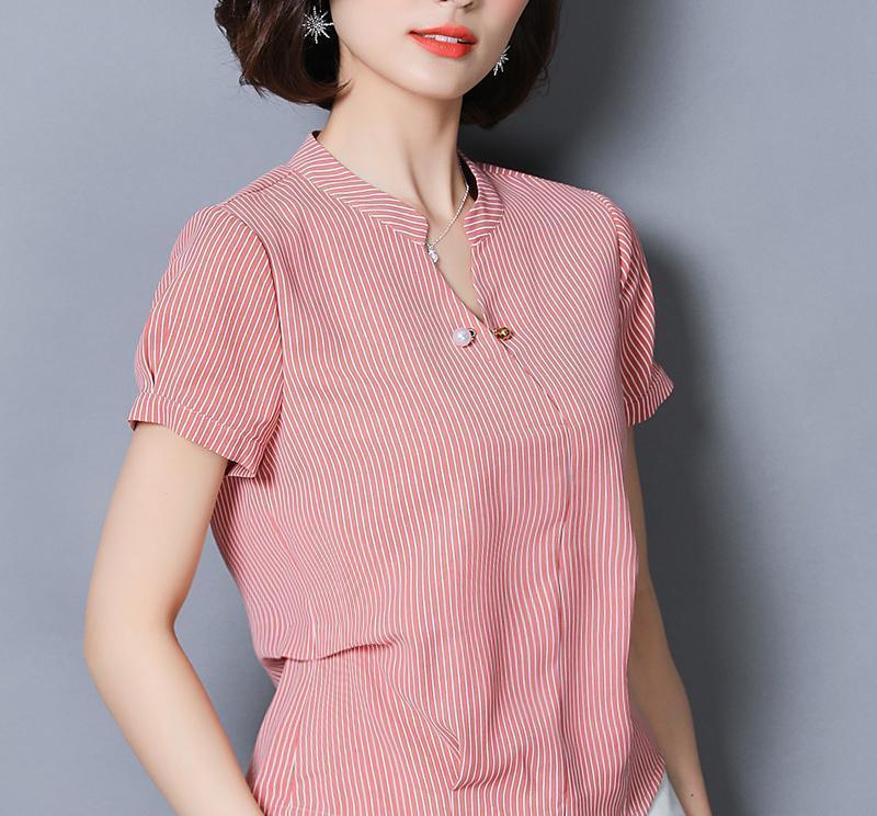 1米50的老婆把大长裙扔了，穿这几款小衫+高跟鞋，洋气又显高