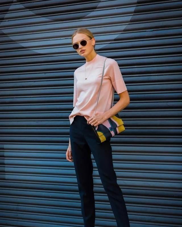  『拖地裤』收起你的打底裤！今年春夏流行这4种“裤子”，单穿内搭都好看