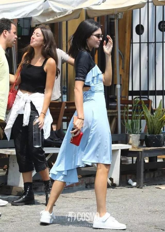 七夕最好别穿这些裙子出街，容易被别人的女票眼神警告