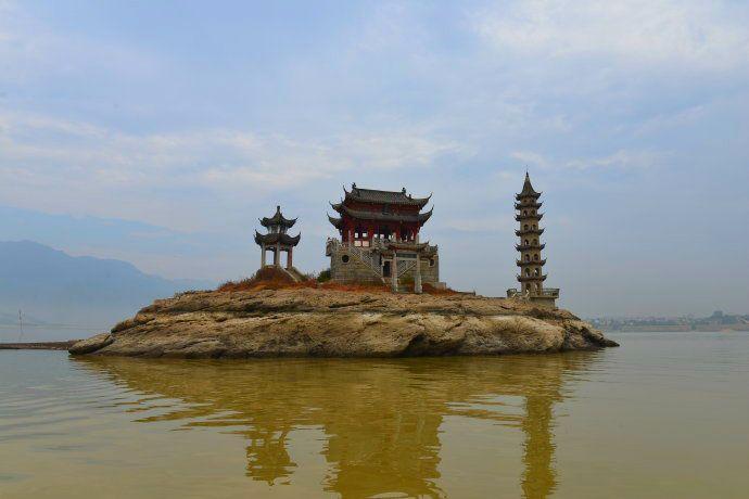 国内最“猛”建筑，潜藏水中1千年没损毁，一年仅有一次机会见到