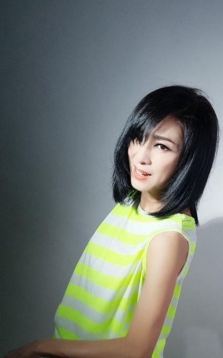 62岁米雪剪短发重回颜值巅峰期，直接年轻了40岁，一点不输高圆圆