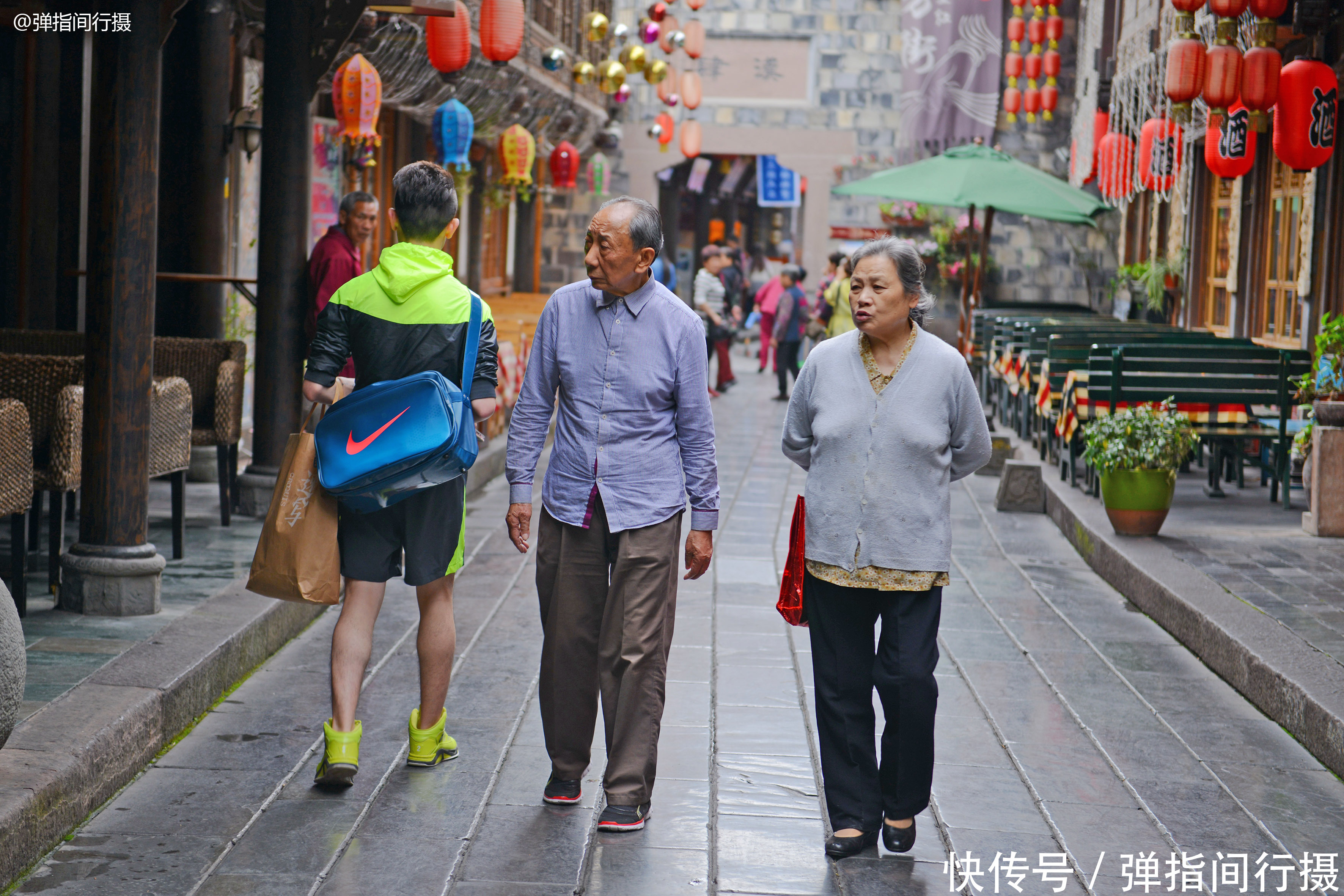 春节旅游，三亚人均消费过万，是人气王重庆的27倍，网友：不值得