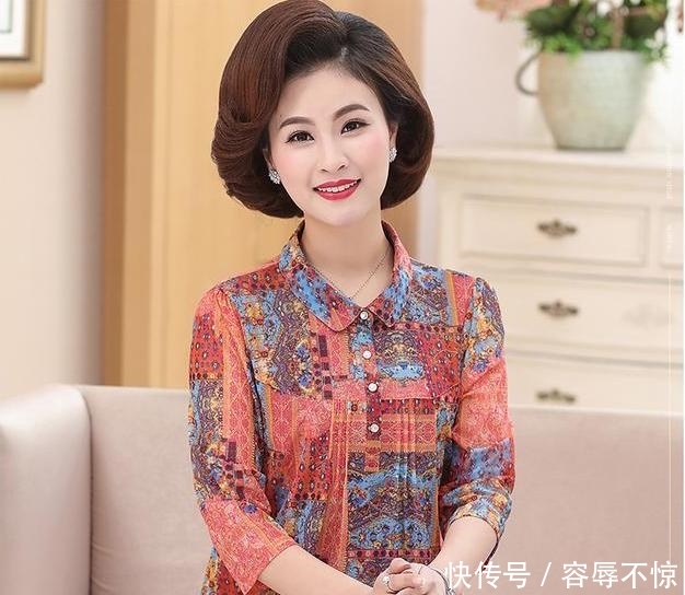  『过时』“森湘风”过时了！今年主流“莫兰迪色”复古衫，没一件就OUT了