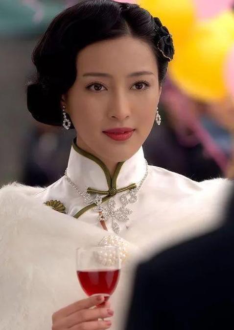从“潘金莲”到旗袍气质女神,甘婷婷的旗袍造型令人惊艳!