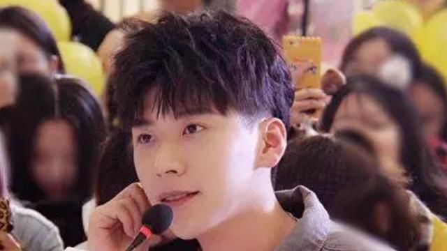 男生要想不显老，换个发型让你重回18岁