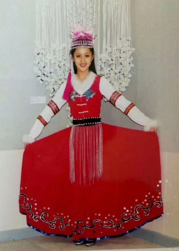 佟丽娅旧照曝光!原来她和大S一样曾经是黑肉底?连女明星遇上黝黑