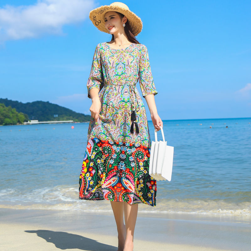 入秋了，35岁的我打死也不穿打底裤，就爱穿这种裙，才有女人味