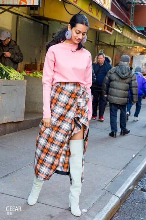 让时尚达人教你把格子裙怎样穿出经典时髦感!