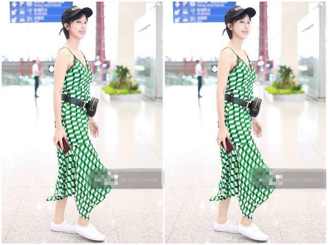 34岁张俪格纹吊带连衣裙，颜值气场双在线，网友：说20岁我都信
