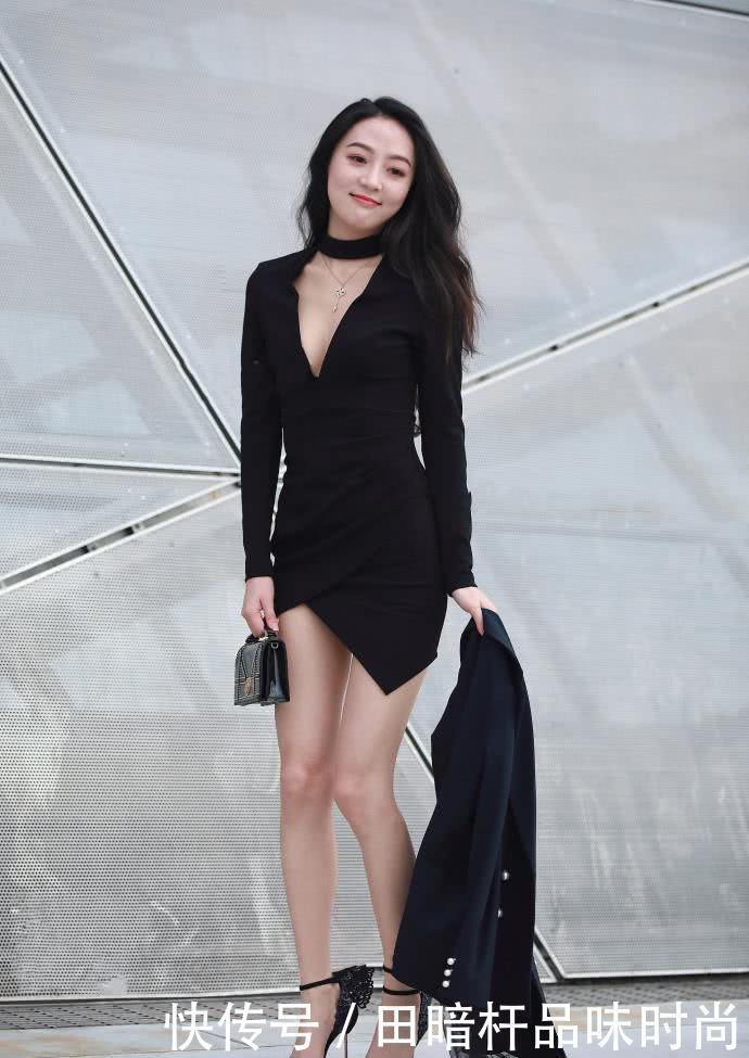 街拍:穿着时尚身材高挑靓的丽小姐姐,性感抢镜气质十足!!