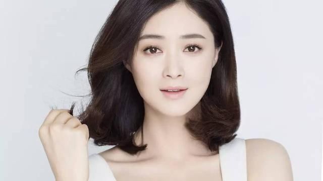 当110斤蒋欣穿上牛仔短裤，网友：终于见识到真正的浮肿腿了