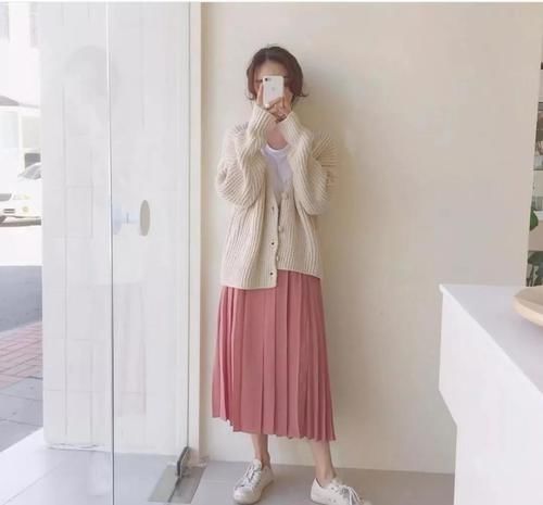  「春天」裙子+平底鞋=2020春天最洋气穿搭！