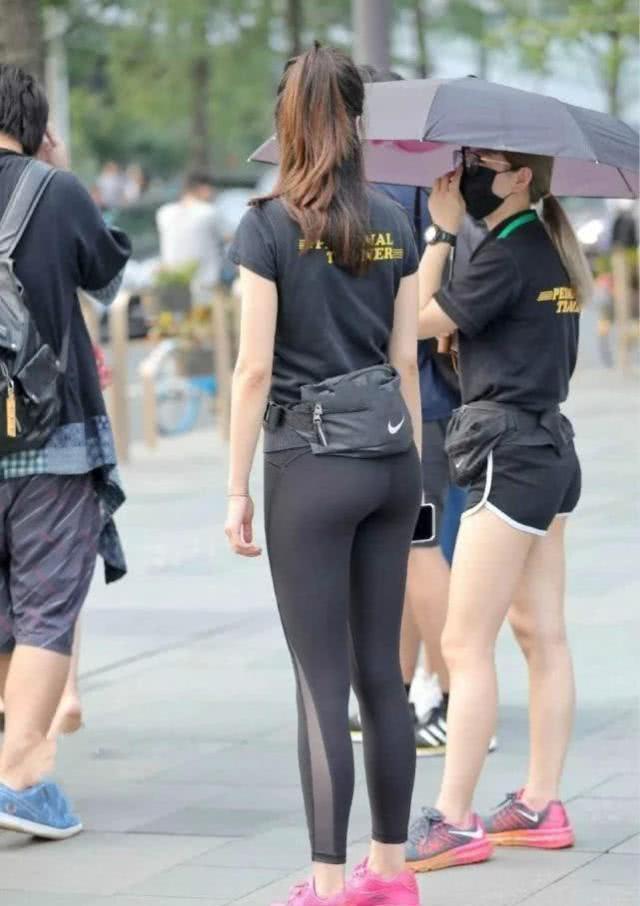  『感觉』时尚瑜伽裤略带一丝运动风, 彰显出不一样的青春潮流范