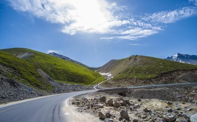 中国最美公路独库公路 骑行最全攻略，一生一定要骑行一次