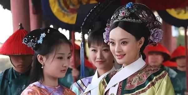  #濛濛#重温《情深深雨濛濛》：孙俪为赵薇伴舞，人群中最耀眼