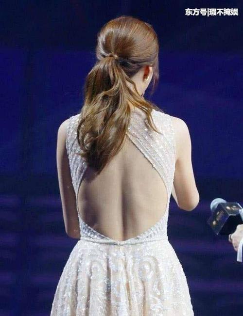 沈梦辰新风格穿衣越来越大胆，背部一览无遗，网友：海涛幸福了！