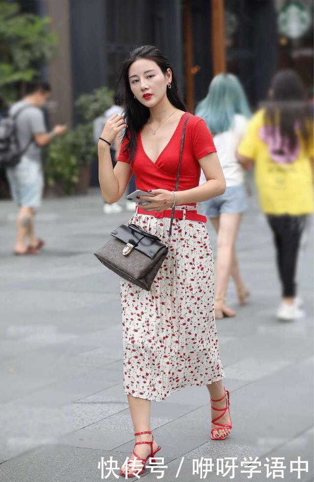 『气质』非常有女人味的春季穿搭,简单随性超实用,轻熟打造出优雅轻熟风